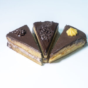 Tarta de chocolate rellena de trufa